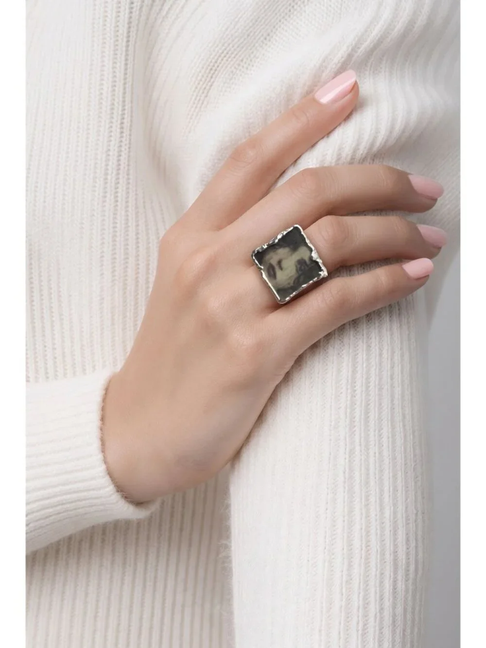 Tiny Canvas Statement Ring – Vintage Woman Portrait, Silver-Blend Spoon Bowl Ban